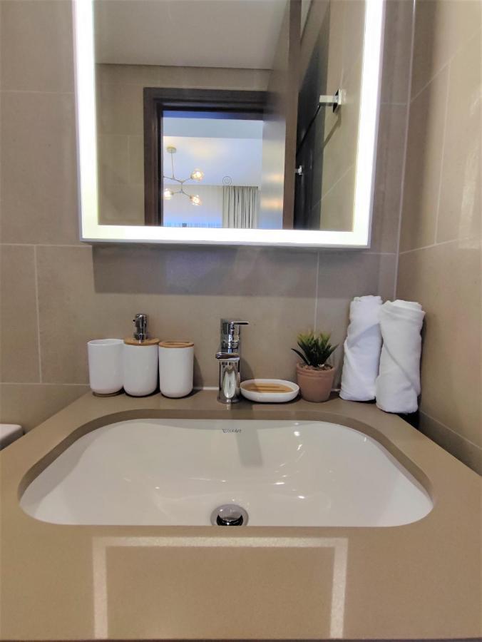 Beautiful 2 Bedroom Next To Business Bay - Sobha Creek Vista Dubai Exterior foto
